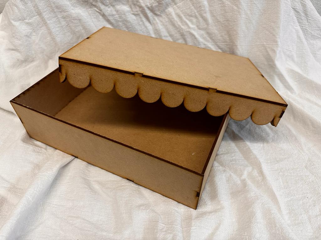 L20-120 Caja 30x20x8cm con tapa zapato de parritas 3mm