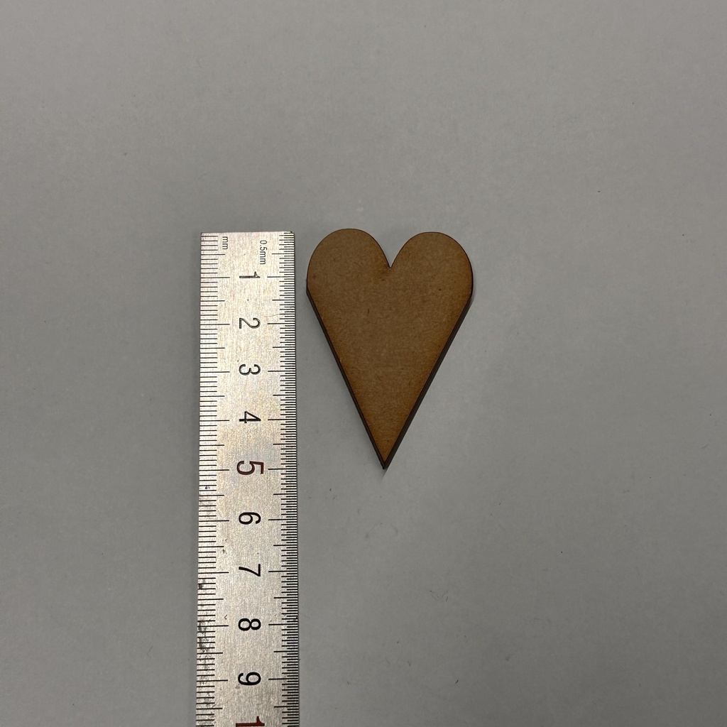 L1-008 Corazón primitivo 5x2.5cm.