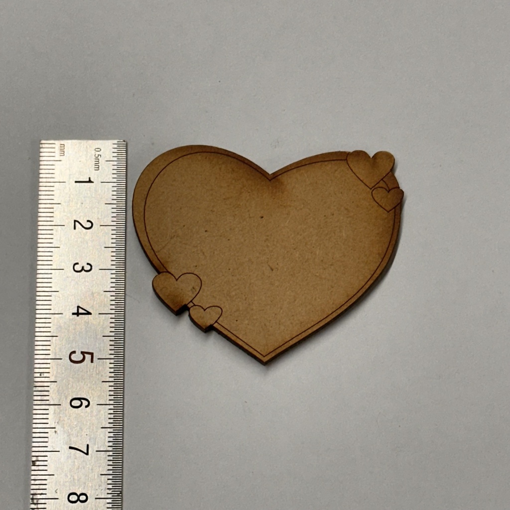 L1-012 Corazón con corazones 5x6cm