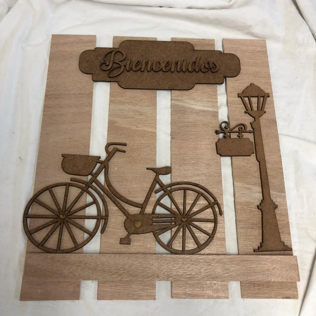 L35-009 Proyecto Vintage Bicicleta-Farol Paris 40x50cm (bicicleta, farol, rotulo, bienvenidos, tablas)