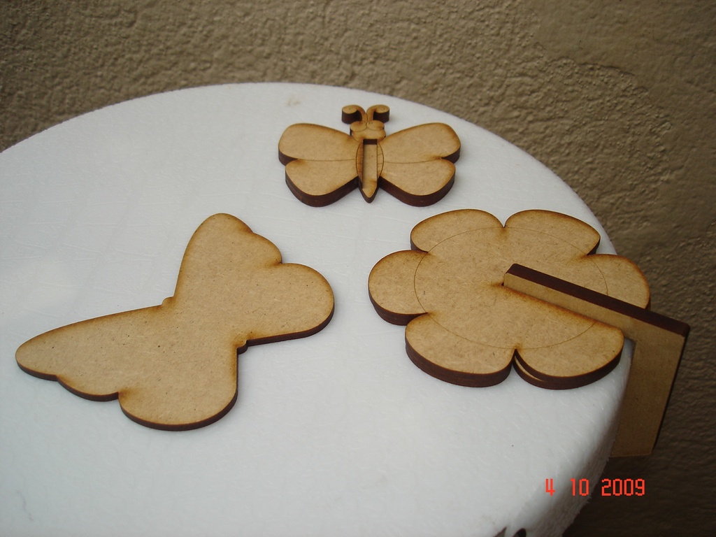 L11-009a Cuelgabolsos Mariposa completa
