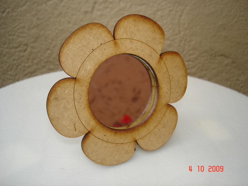 L11-010a Espejo de mesa en forma de flor (con espejo) 30cm