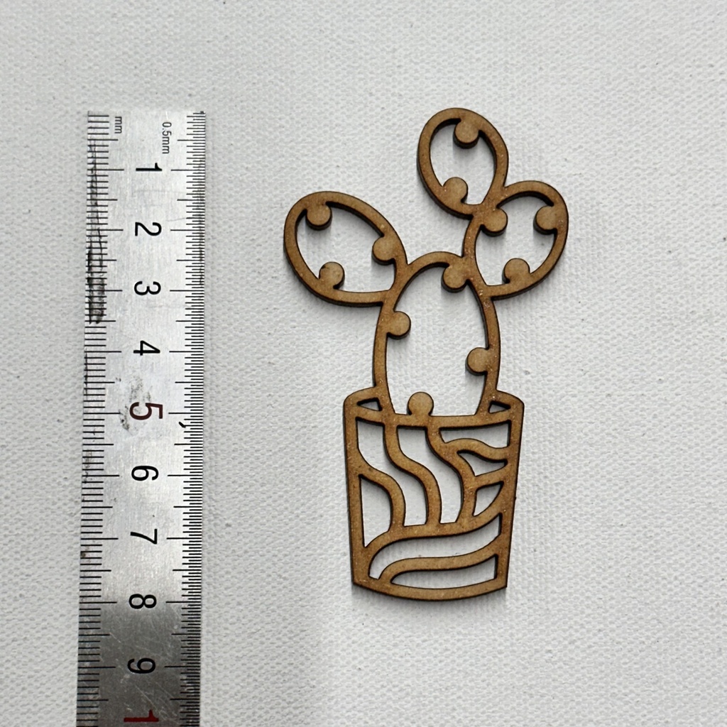 L5-187 Cactus 7 en maceta 8cm esqueleto