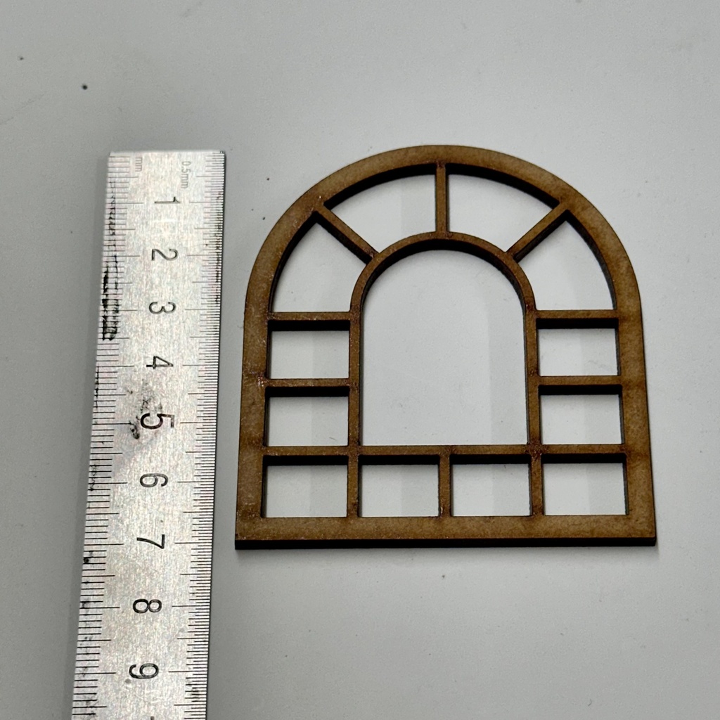 L34-054 Ventana calada 3 7x6cm