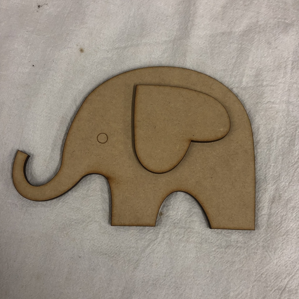 L14-192 Elefante orejita de corazon #4 10cm
