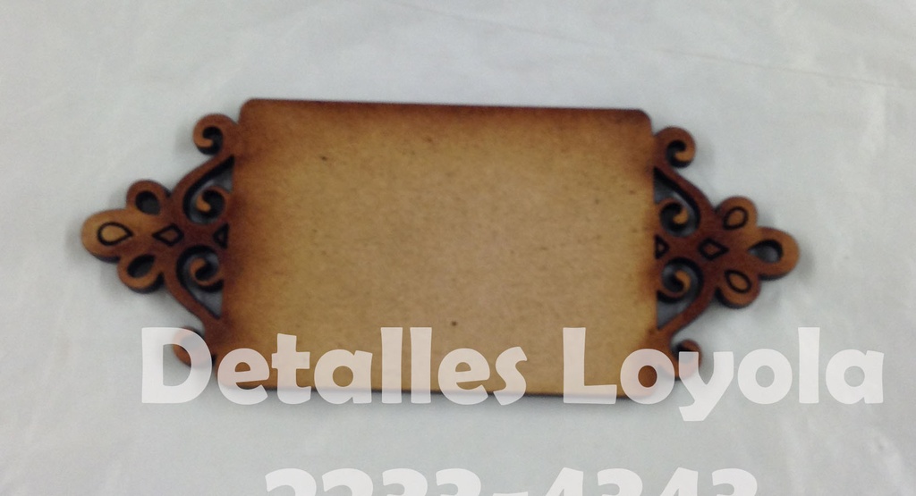 L17-058 Tabla con extremos calados 10x4cm vintage