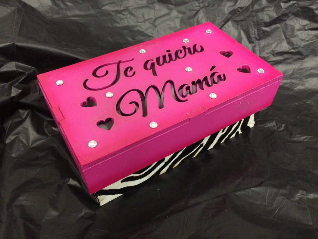 L20-023b Caja Rectangular 6.5x12x4 con tapa tipo caja de zapatos-tapa calada MAMA