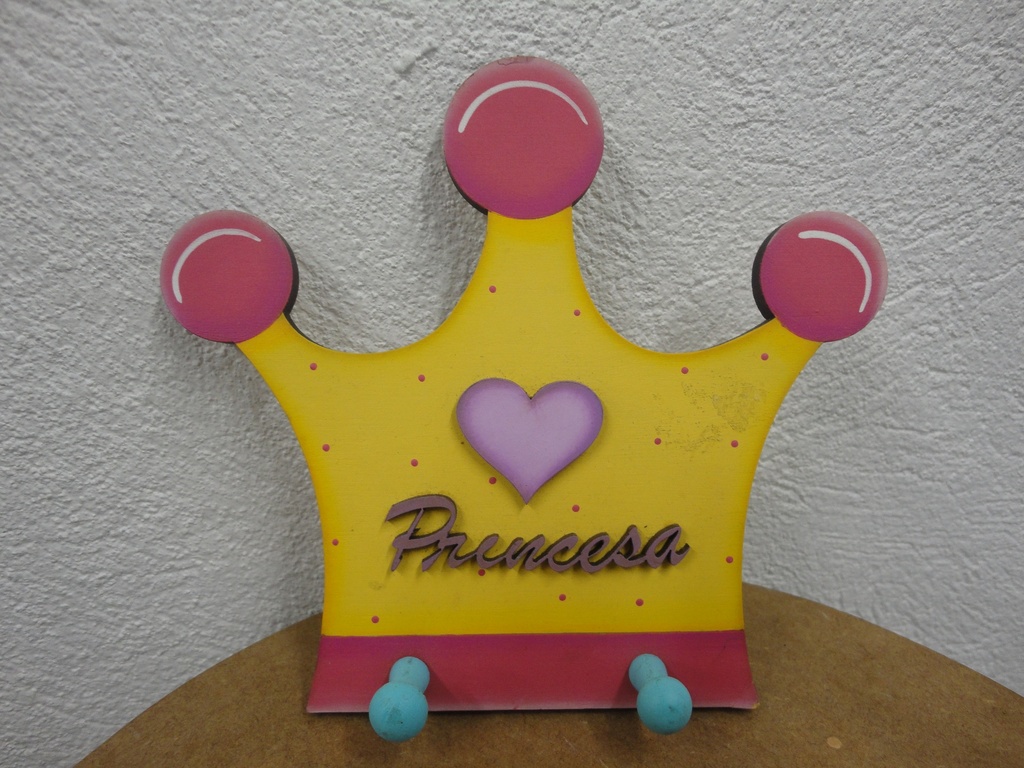 L26-001 Perchero de corona (con pines y corchete)16x17cm