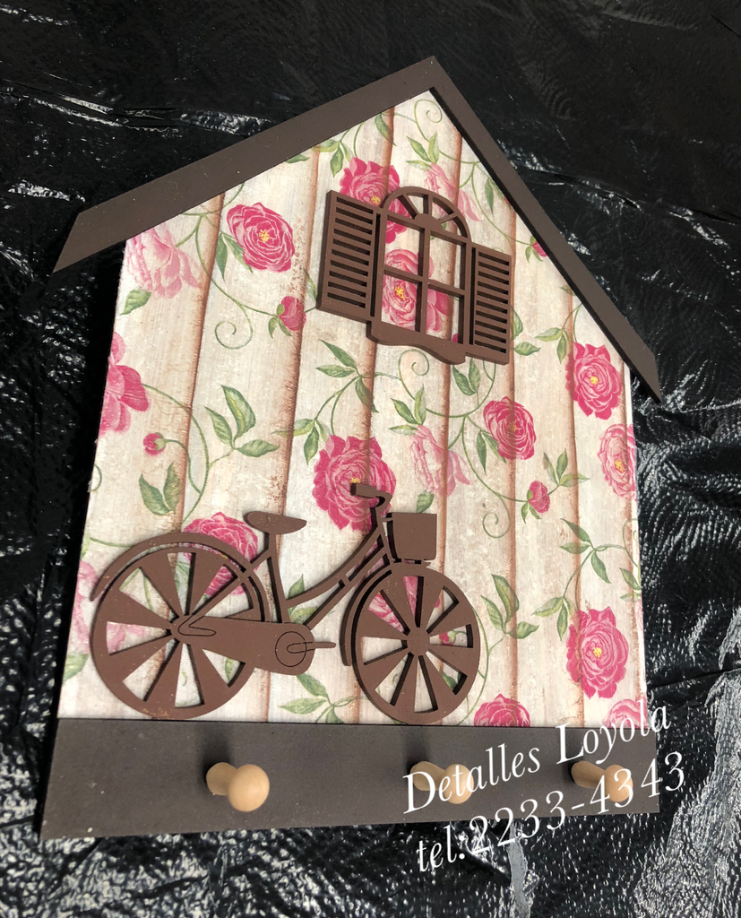 L26-043 Perchero de casita (vintage) 25x29cm