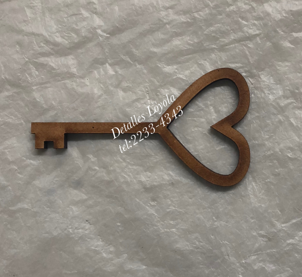 L34-024 Vintage Llave de corazon 7x4cm #2