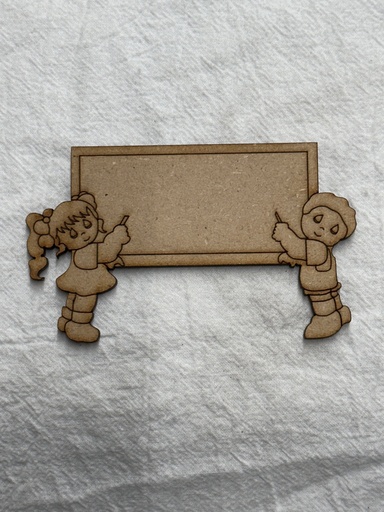 [L9-076] L9-076 Pareja de niños con pizarra 12x20cm