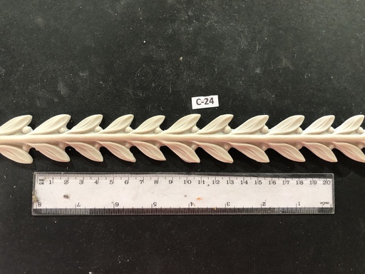 C-24 Cordón de hojas aplicaciones de 3cm y 75cm de largo resina blanca