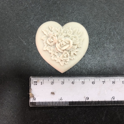 Aplicaciones resina blanca Corazón con rosas 6cm