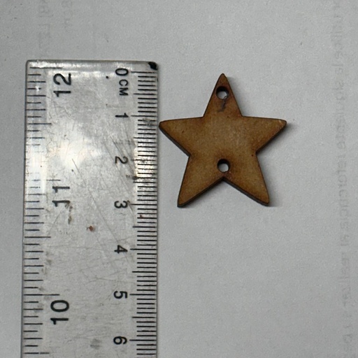 L4-012 Estrella 3cm con hueco arriba y abajo para macrame