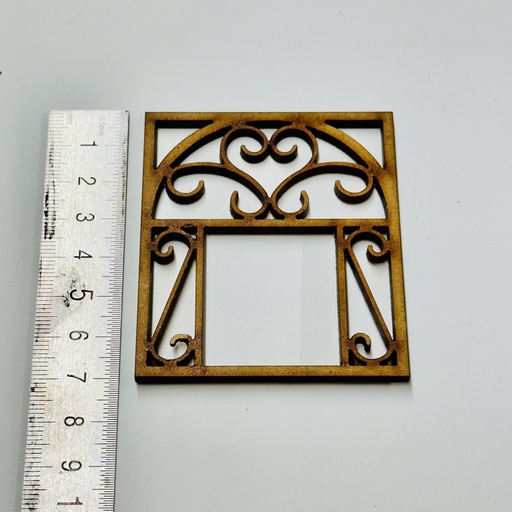 L34-070 Ventana calada 15 cuadrada arriba 7x6cm