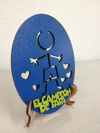 [L17-043] L17-043 Ovalo con niño calado 15cm