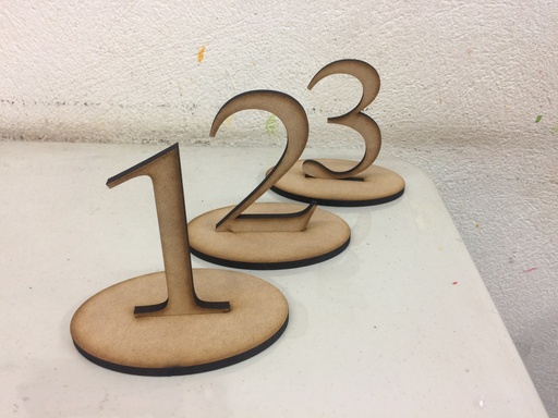 [L18-020] L18-020 Numeros 10cm/6mm00 con base (dutch)