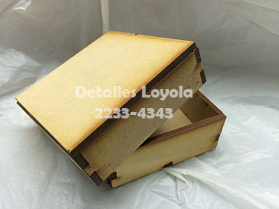 [L20-003] L20-003 Caja 5x5x2cm con tapa (aretes)