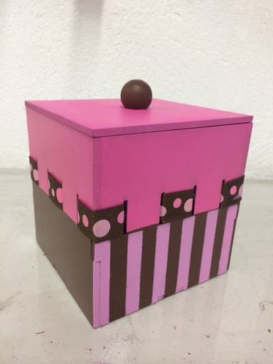 [L20-008g] L20-008g Caja 10x10x10cm con huecos para cinta y tapa de poner
